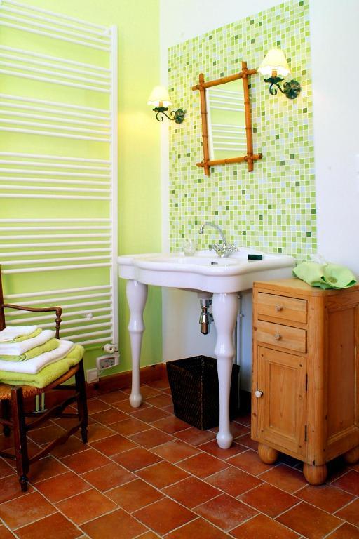 ホテル シャンブレ ドート クロ ドゥ モンデトゥール Fontaine-sous-Jouy 部屋 写真